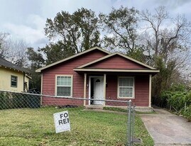 795 Devilleneuve St in Beaumont, TX - Building Photo