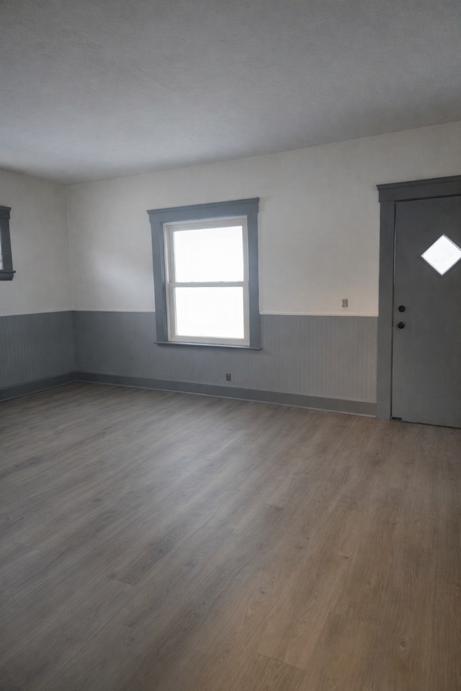 7610 Rosewood Ave in Garfield Heights, OH - Building Photo - Building Photo