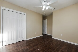 224 Mary Ellen Ave in Seffner, FL - Building Photo - Building Photo