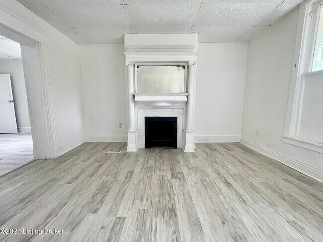 4116 W Broadway-Unit -2 in Louisville, KY - Building Photo - Building Photo