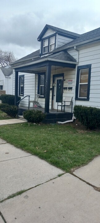 957 Park Ave, Unit 2 in Lincoln Park, MI - Building Photo