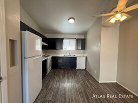 465 W Ivyglen St in Mesa, AZ - Building Photo