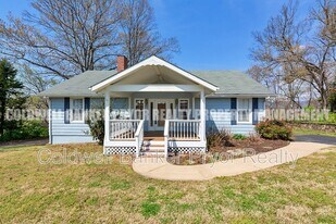 323 Walsh Rd in Chattanooga, TN - Building Photo