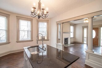 3309 W 8th St in Cincinnati, OH - Building Photo - Building Photo
