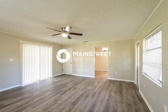 701 Eugena Dr in Auburndale, FL - Foto de edificio - Building Photo