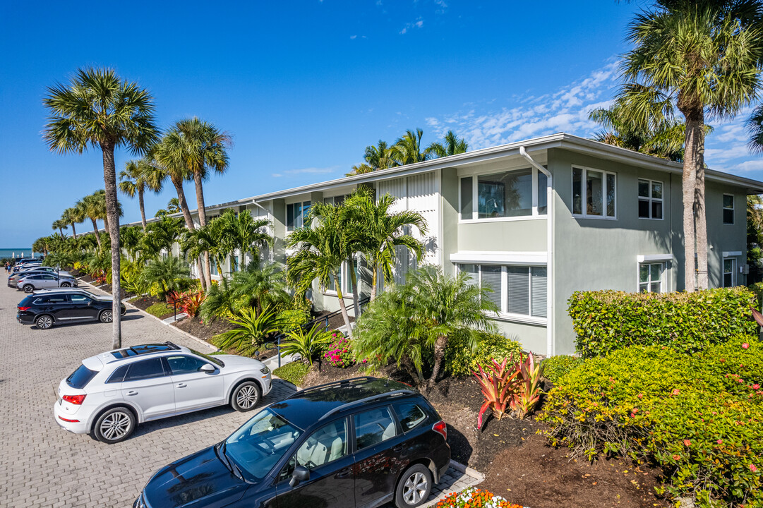 Surfside Club in Naples, FL - Building Photo