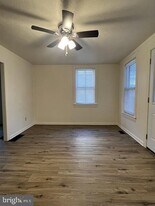 12 W Main St in Windsor, PA - Building Photo