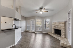 6804 N Capital of Texas Hwy, Unit 724 in Austin, TX - Building Photo