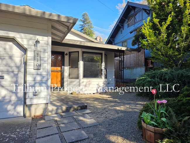 110 SE 65th Ave in Portland, OR - Building Photo - Building Photo