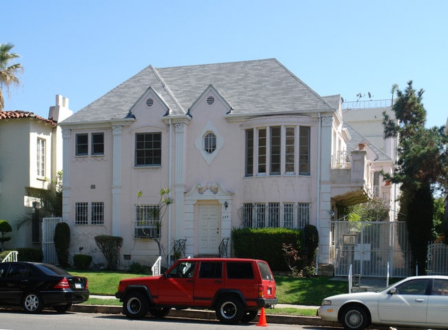 244 S Lasky Dr in Beverly Hills, CA - Foto de edificio - Building Photo