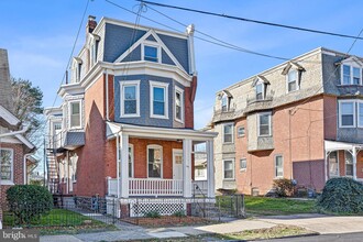 102 W 30th St, Unit 1 in Wilmington, DE - Foto de edificio - Building Photo