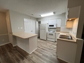 2909 Spring Garden St, Unit 2909-C in Greensboro, NC - Building Photo - Building Photo