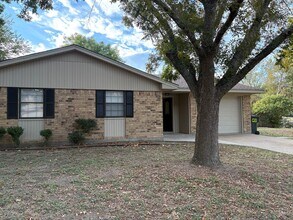 102 Susan Kay Dr in Lorena, TX - Building Photo - Building Photo