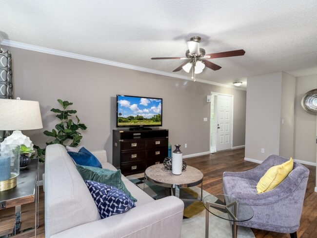 Lakes of Northdale Apartments in Tampa, FL - Foto de edificio - Building Photo