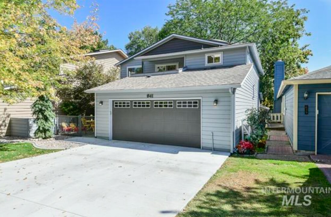 641 N Palmetto Dr in Eagle, ID - Building Photo