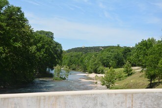 181 Mobile Dr in New Braunfels, TX - Building Photo - Building Photo