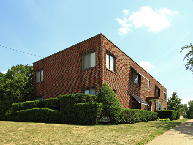 20041 Lorain Rd in Fairview Park, OH - Building Photo - Building Photo