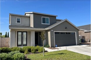 2494 Valdes Dr in Merced, CA - Building Photo