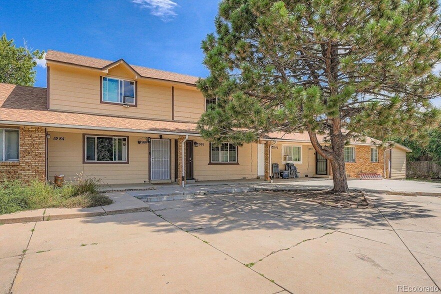 1976 Eagle St in Aurora, CO - Foto de edificio