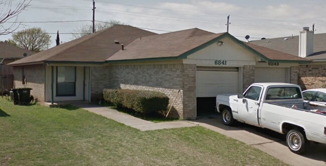 6841-6843 S Creek Dr in Fort Worth, TX - Foto de edificio - Building Photo