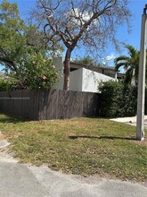 11005 SW 70th Terrace in Miami, FL - Building Photo - Building Photo