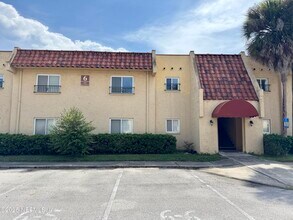 6654 Bell Tower Ct in Jacksonville, FL - Building Photo - Building Photo