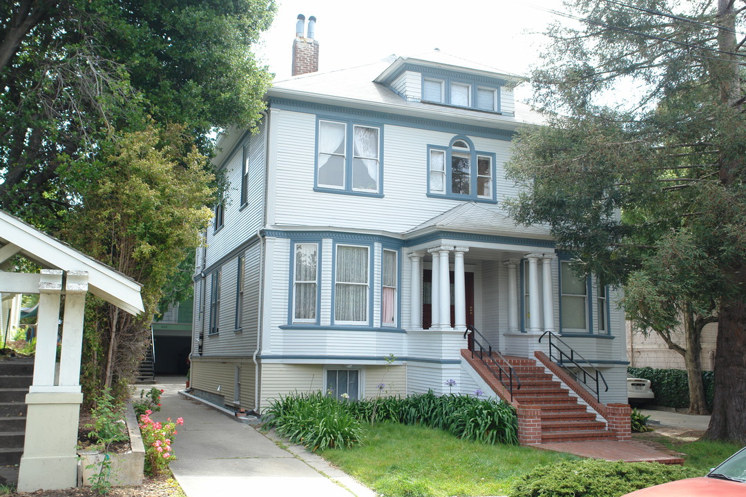 1607-1607 A Walnut St in Berkeley, CA - Building Photo