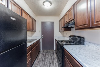 Hilldale Apartments in Memphis, TN - Foto de edificio - Building Photo