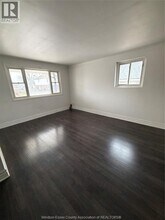 2250 Howard Ave in Windsor, ON - Building Photo - Building Photo