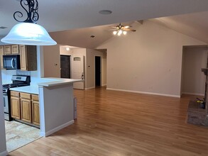 7430 Silent Cloud in San Antonio, TX - Building Photo - Building Photo