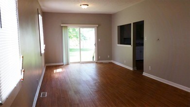 1338 N Oakland Ave in Indianapolis, IN - Building Photo - Building Photo