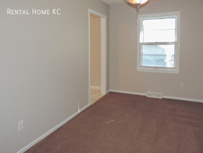 16311 W 141st Terrace in Olathe, KS - Foto de edificio - Building Photo