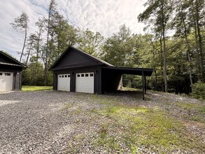 415 Autumn Ridge Dr in Mineral Bluff, GA - Building Photo - Building Photo