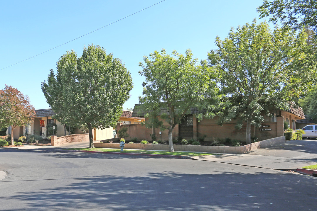 Patrician Apartments in Fresno, CA - Building Photo