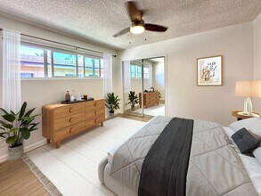 14315 Chandler Blvd in Van Nuys, CA - Building Photo - Building Photo