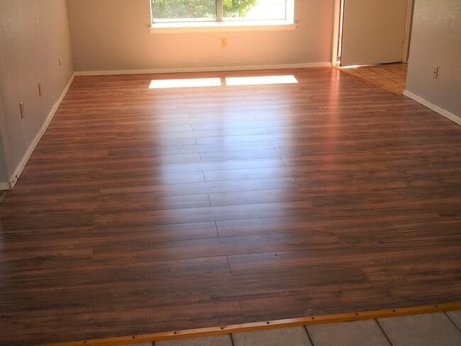 Conveniently Located Corner Lot Home! in Alamogordo, NM - Building Photo - Building Photo