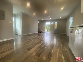 8448 Fenwick St in Los Angeles, CA - Building Photo