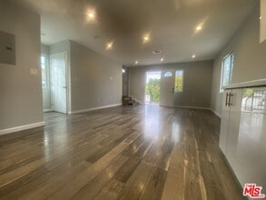 8448 Fenwick St in Los Angeles, CA - Building Photo - Building Photo