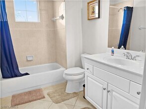 20011 Sanibel View Cir, Unit 201 in Ft. Myers, FL - Building Photo - Building Photo