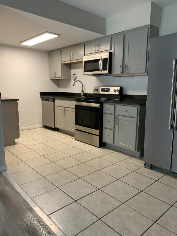 730 Ohio Pike in Cincinnati, OH - Building Photo - Building Photo