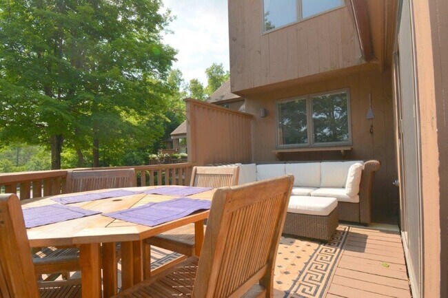3 Lakeview Pl in Grantham, NH - Building Photo - Building Photo