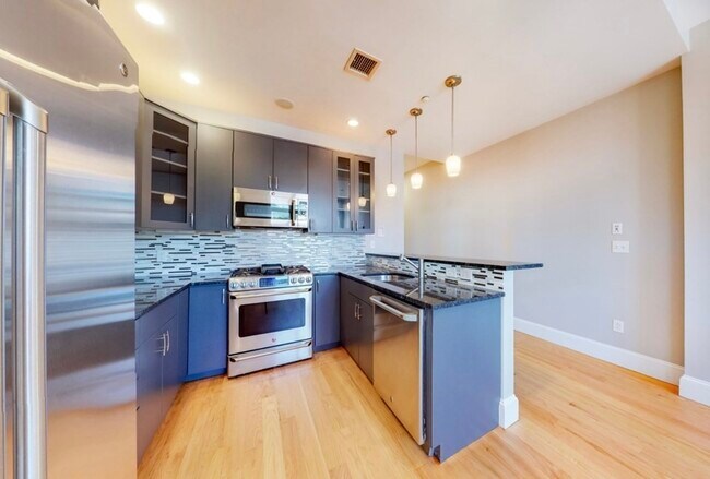 115 B St in Boston, MA - Building Photo - Building Photo