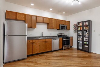 6148 S Woodlawn Ave in Chicago, IL - Building Photo - Building Photo