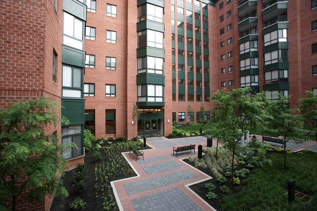 Symphony Center Apartments