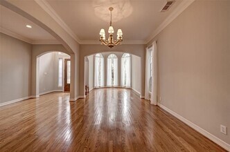13518 Broadmeadow Ln in Houston, TX - Foto de edificio - Building Photo