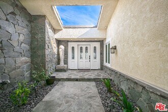 6024 Paseo La Vista in Los Angeles, CA - Building Photo - Building Photo