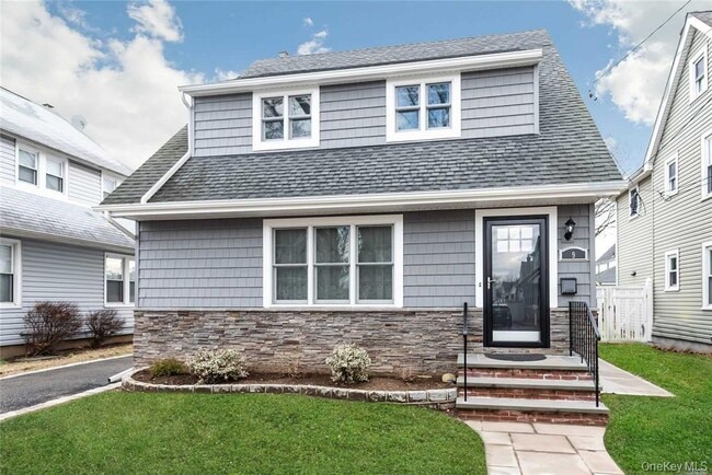 property at 9 Capitol Ave