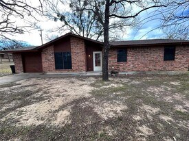 301 Walnut Ave in Azle, TX - Building Photo