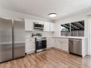 5920 Maple Ln in Rowlett, TX - Building Photo - Building Photo