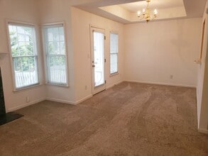 8231 Hempshire Pl, Unit #105 in Raleigh, NC - Building Photo - Building Photo